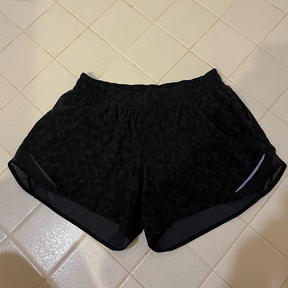 Lululemon Hotty Hot shorts